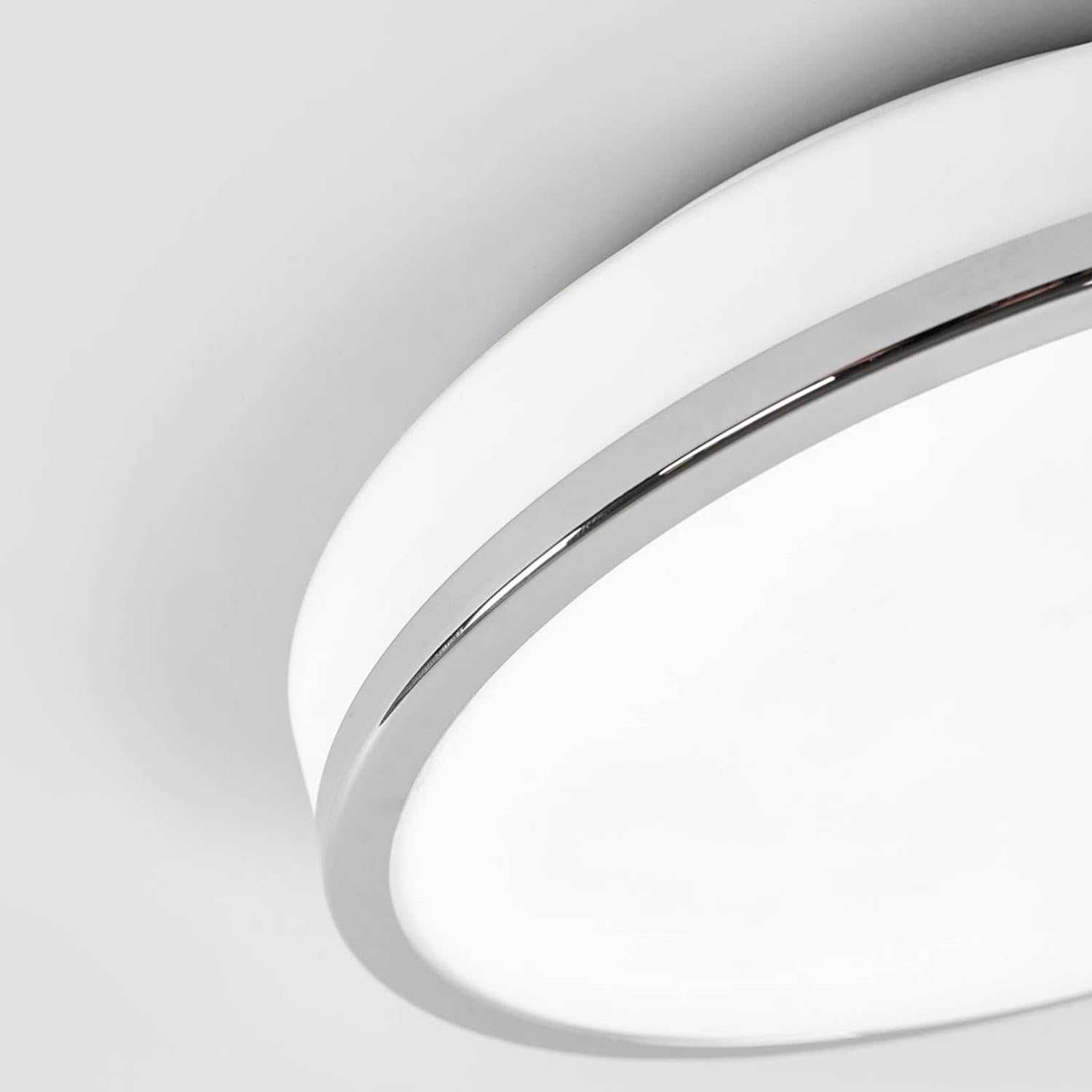 Plafoniera LED Lindby Lyss rezistenta la stropire moderna sticla alba