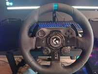 Игровой руль Logitech G923