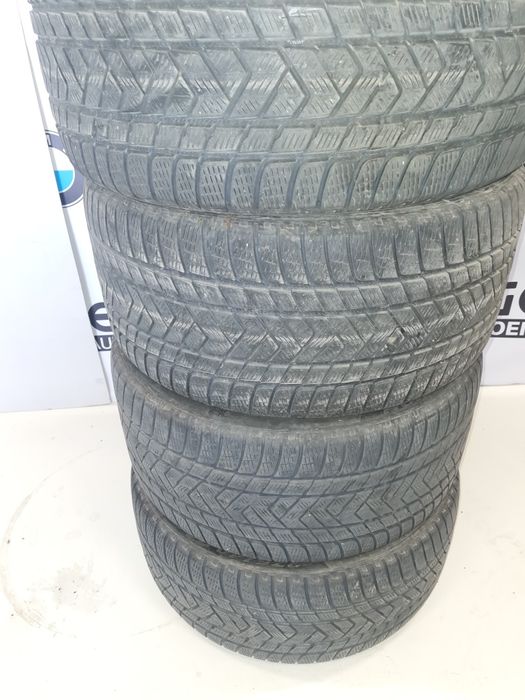Set 4 cauciucuri 2 lățimi iarna 305/35R21 /275/40R21 Pirelli scorpion