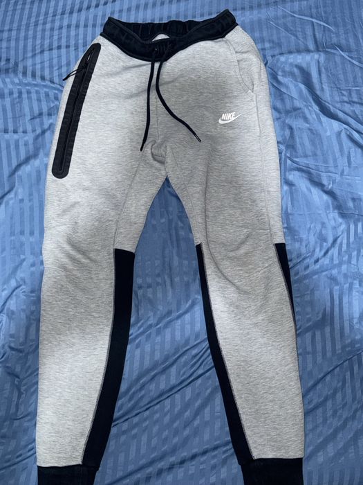 Nike tech(pantaloni)