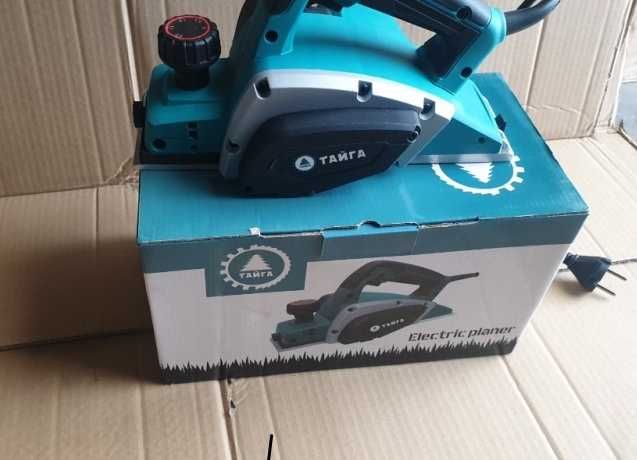 ново Руско Електрическо ренде Тайга 900W + нож