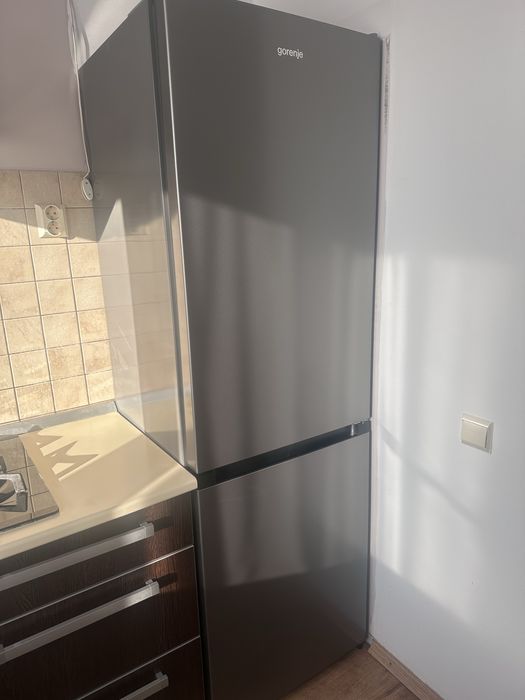 Inchiriez apartament 3 camere central