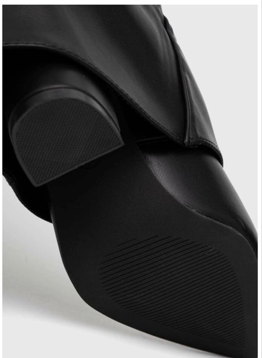 Ботуши черни Answear