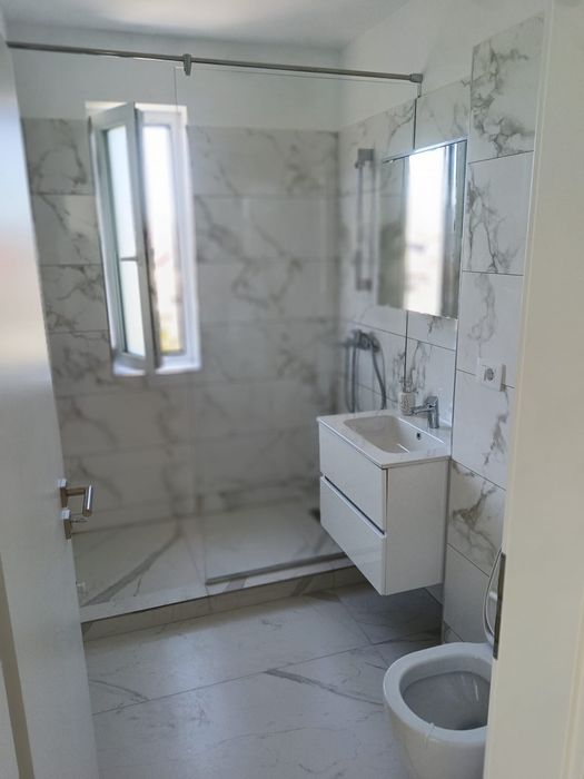 Închiriez apartament cu 2 camere în bloc nou!