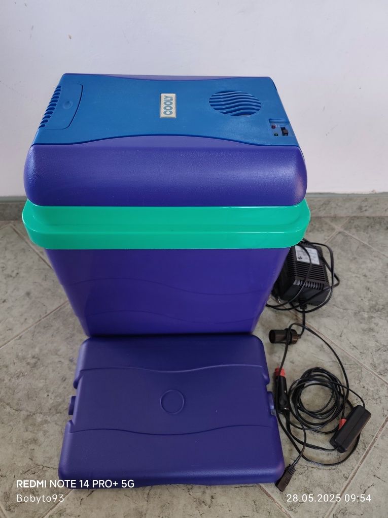 Хладилна чанта електрическа 12V/220V.