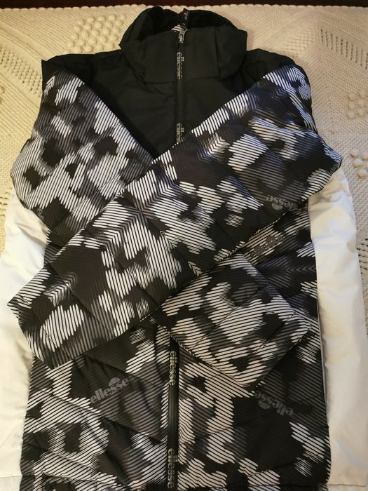 Продавам мъжко зимно яке Ellesse