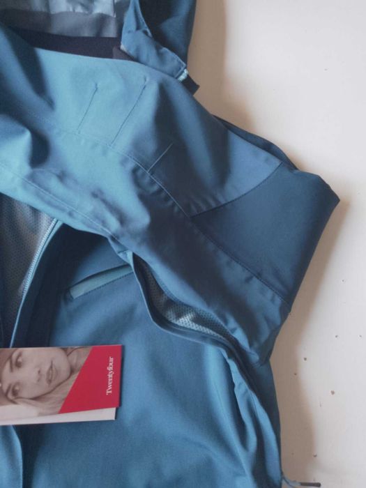 Нова оригинална дамска ветровка яке TWENTY FOUR 24