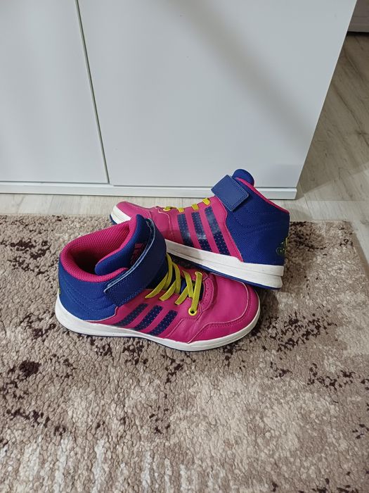 Adidasi fetita mar 32