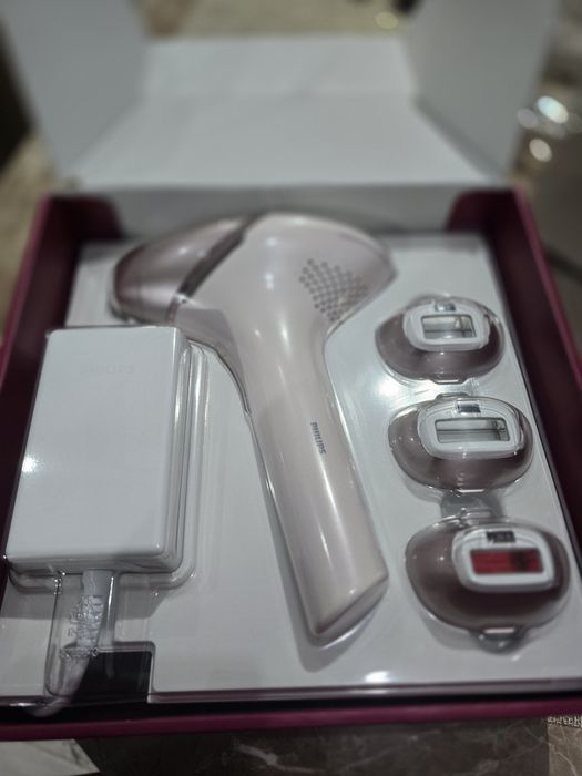Philips Lumea IPL 9000 Series (модел BRI958/00).