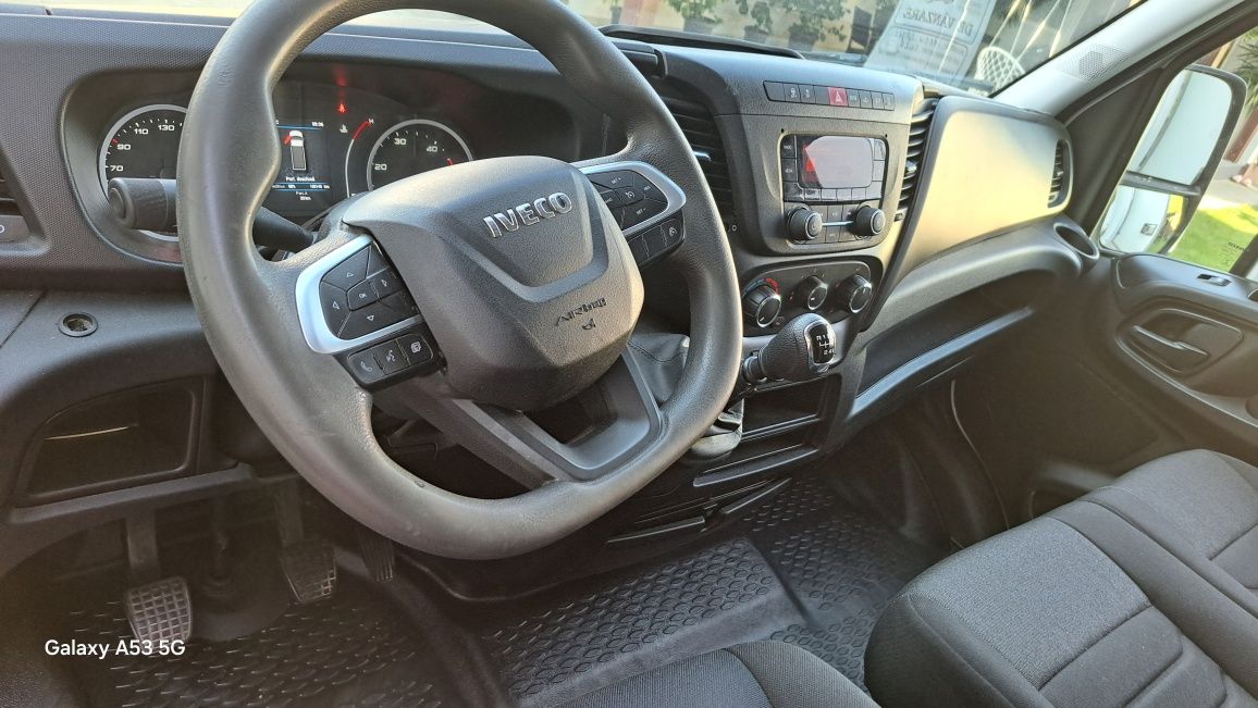 Vând iveco daily