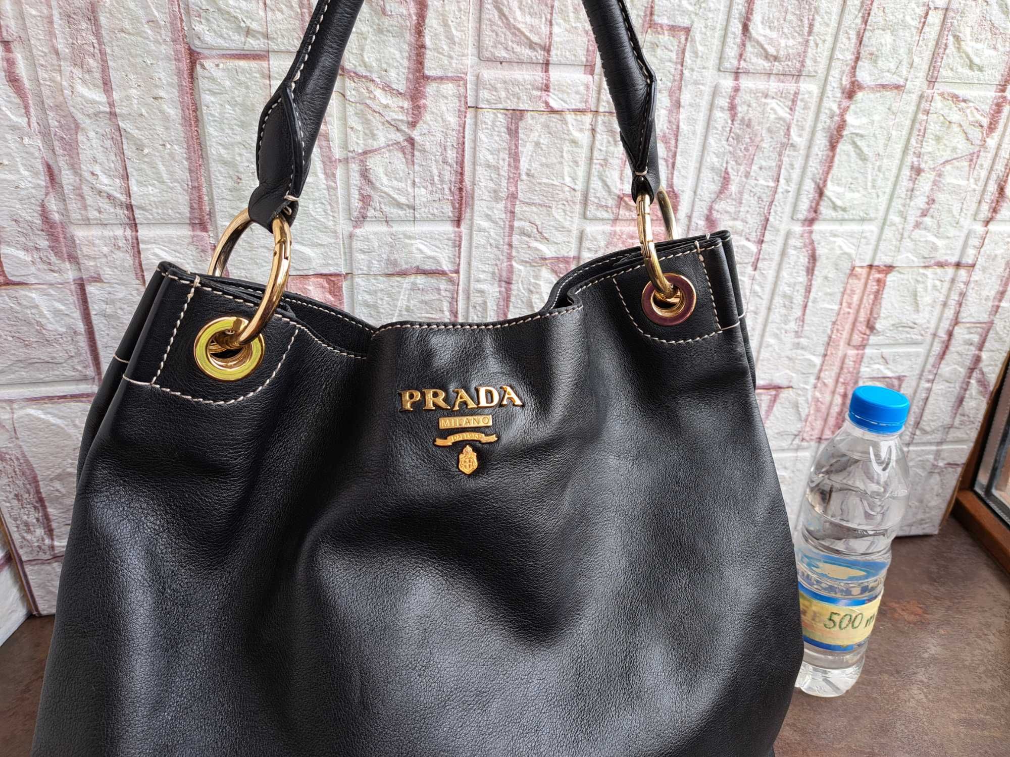 дамска чанта Prada,черна кожена торба-естетсвена кожа
