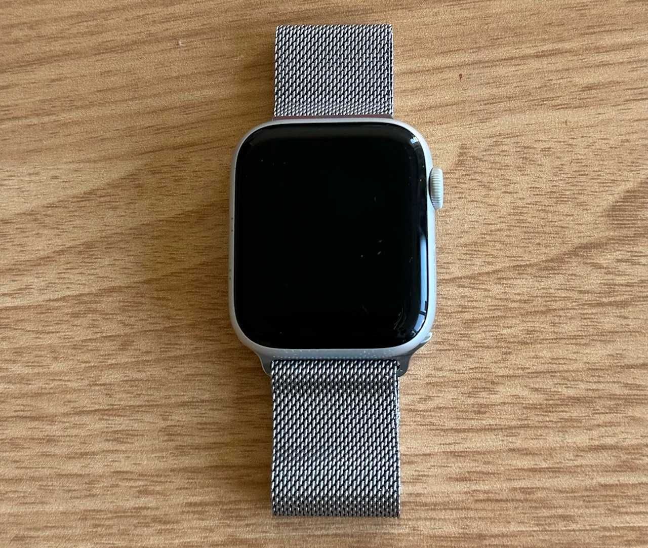 Apple Watch Series 5, GPS, 44mm, Silver Milanese Loop Band