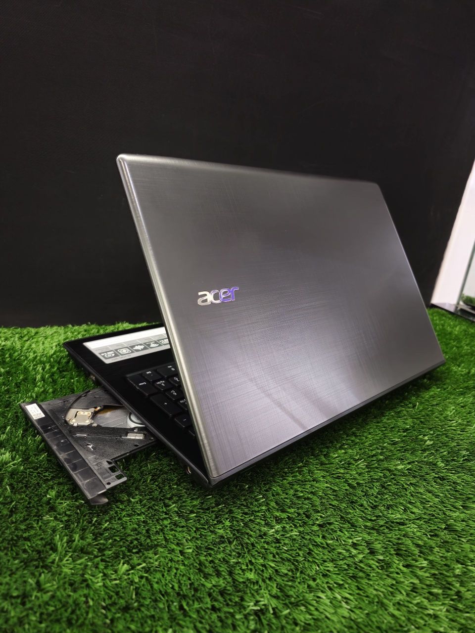 Ideal saqlangan pachti yannngi turgan ACER ЛЕГЕНДА yana 10yil ishlaydi