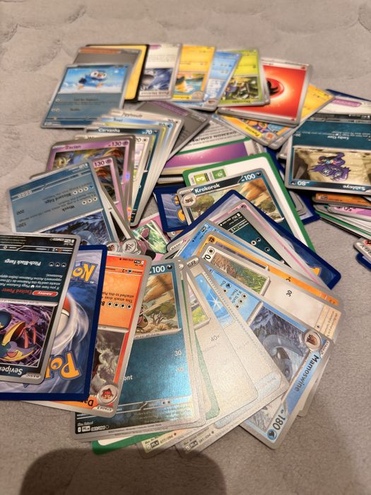 Carti / Carduri Pokemon Originale Noi ( 1100 bucati )