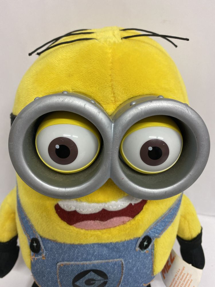 MINIONS jucărie din pluș interactivă cu sunete Minion 22 cm