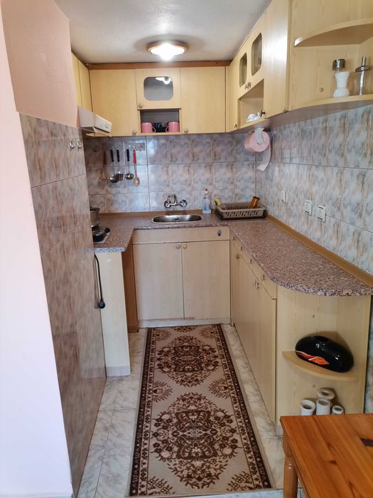 Дава се под наем боксониера