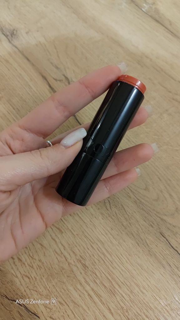 НОВО Червило IsaDora Perfect Moisture Lipstick
