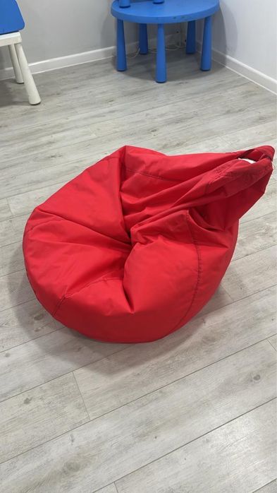 Продам пуфик красный в отличном состоянии