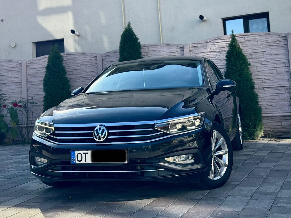 Volkswagen Passat~Virtual Cockpit~Distronic~Lane Assist~Camera