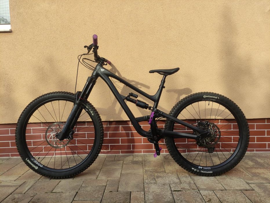 Bicicleta YT CAPRA CORE 2model 2025