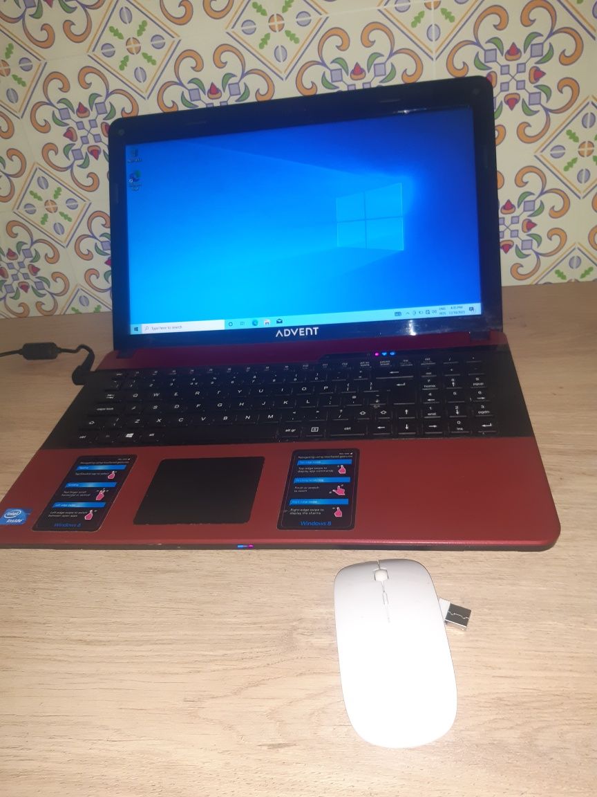 Oferta!Laptop la preț de Tableta!250 de lei cu încărcător,Bateria tine