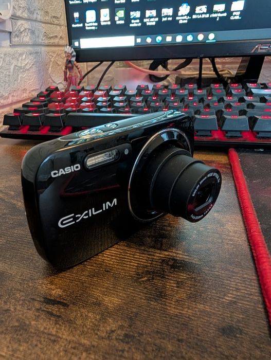 Aparat foto Casio Exilim