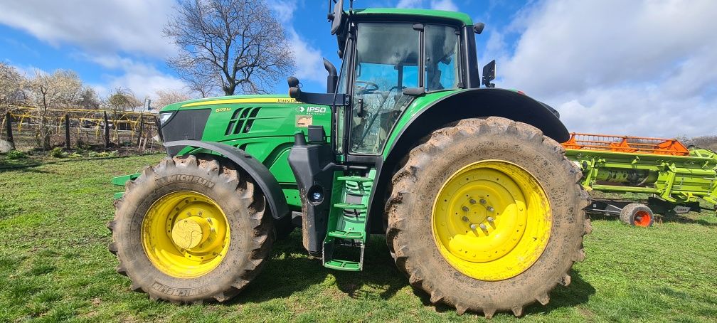 John deere 6175M