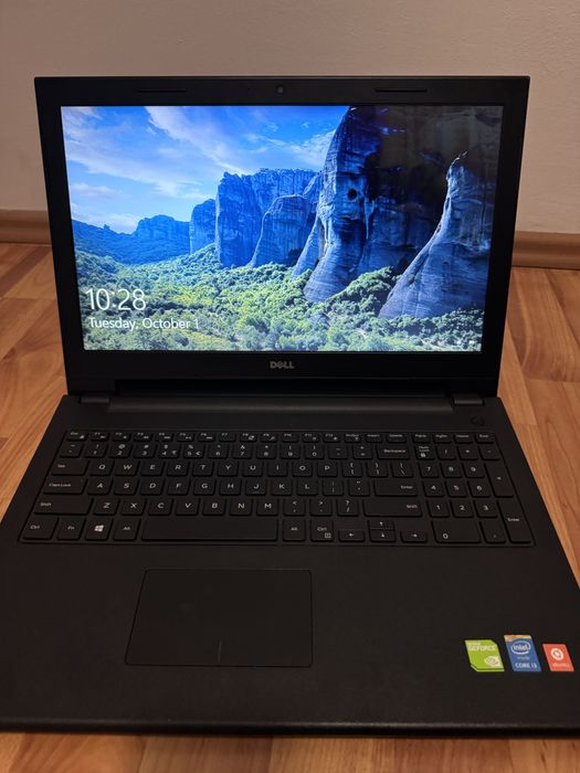 Laptop Dell, in stare foarte buna