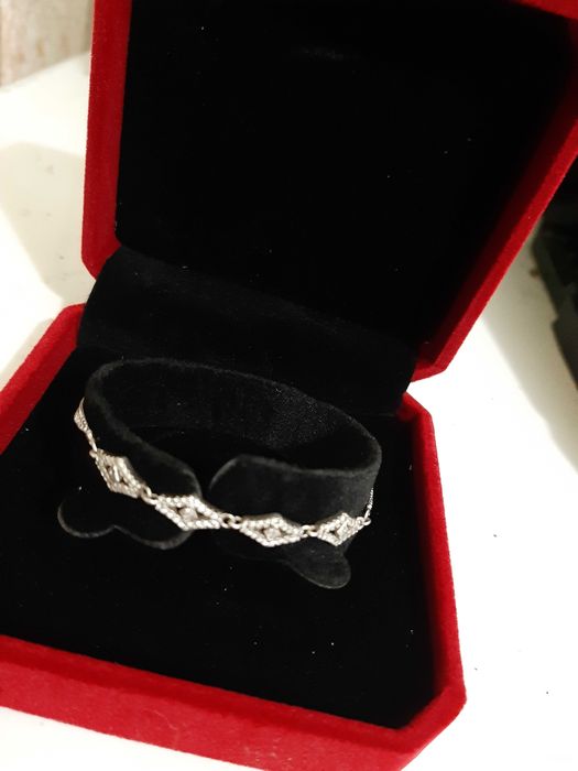 Bratara de argint marcata in cutie cadou catifea rosie