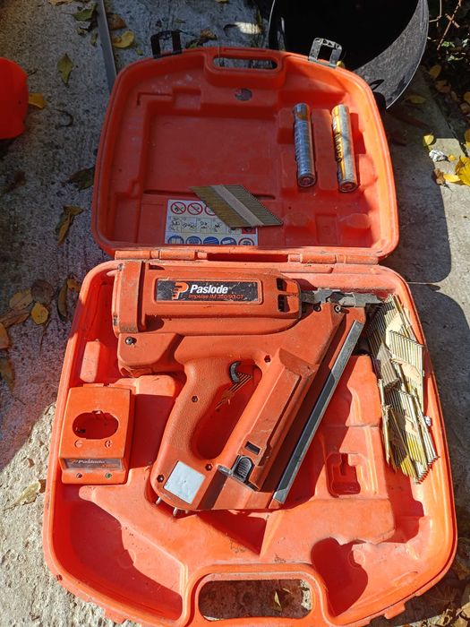 Pistol de cuie Paslode