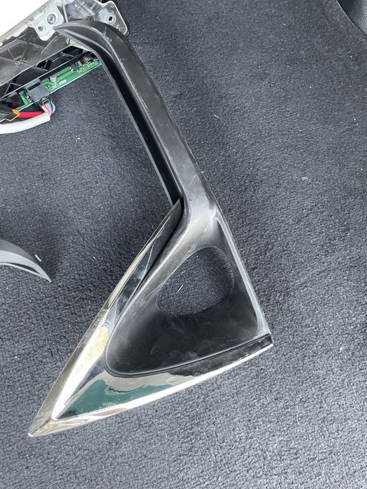 Лексус RX 350 облицовка противотуманик и прочее запчасти