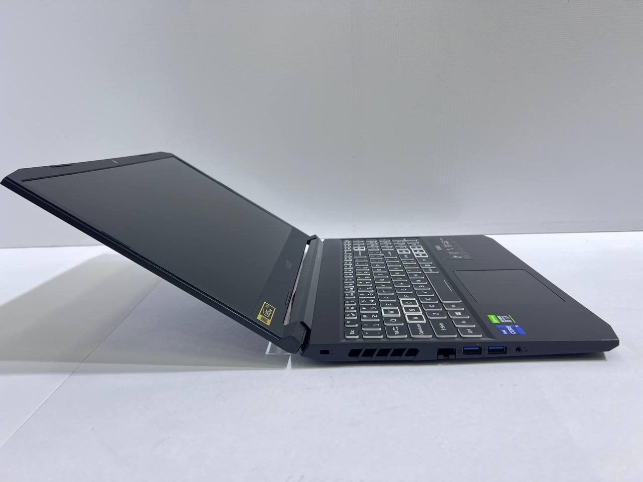 Acer Note book sotiladi holati yangiday
