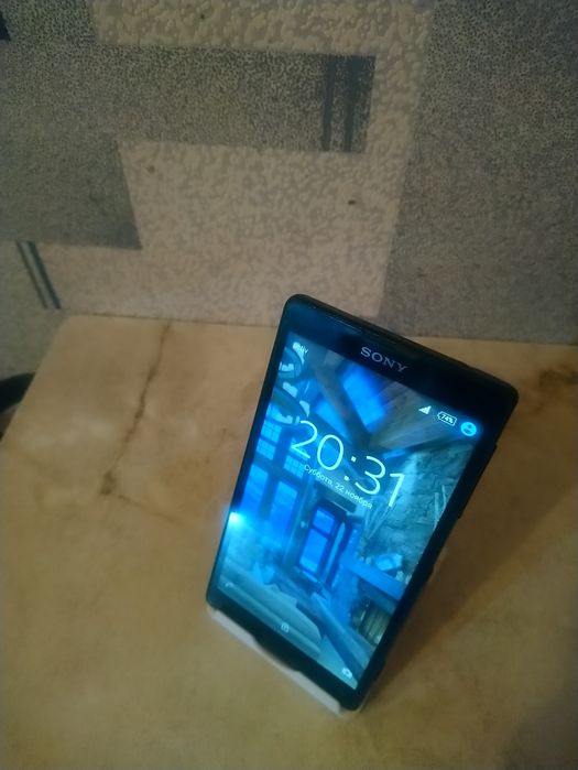 Телефон Sony Xperia ZL C6503