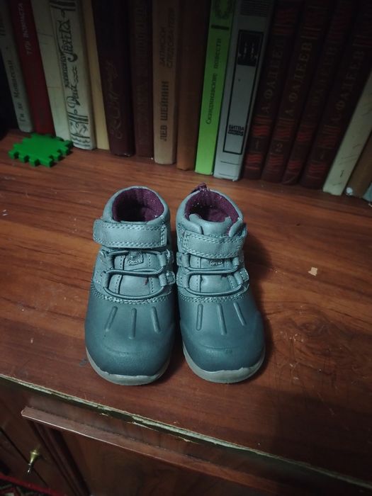 Продам детские ботиночки