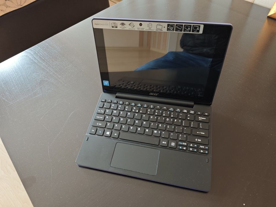 Лаптоп/таблет acer 2в1 windows 10 две в едно