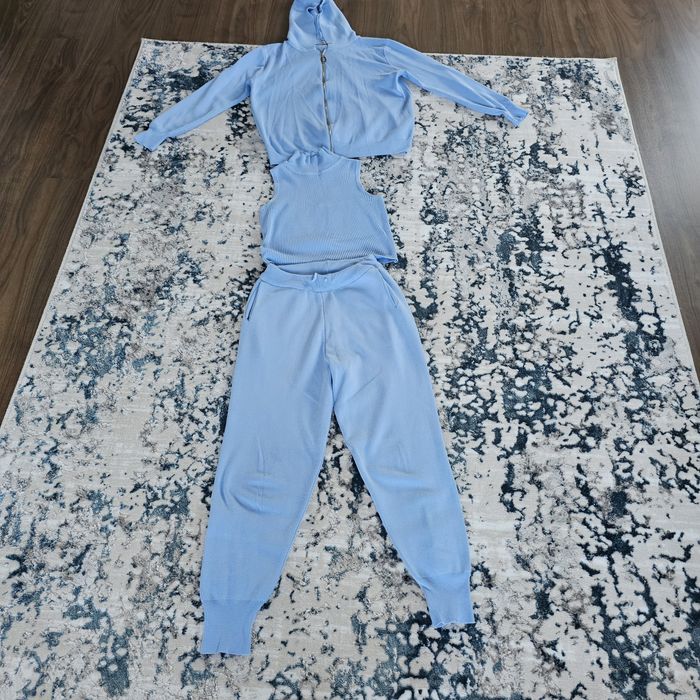 Vând treninguri diferite modele