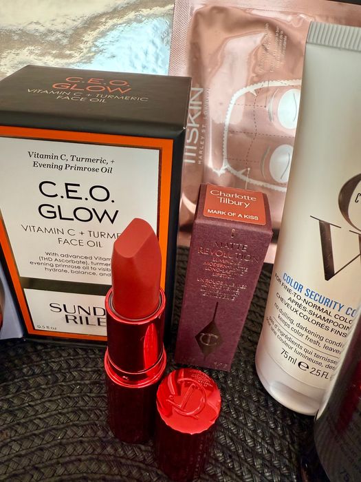 Лот козметика Charlotte Tilbury, WOW, MAC, Saie