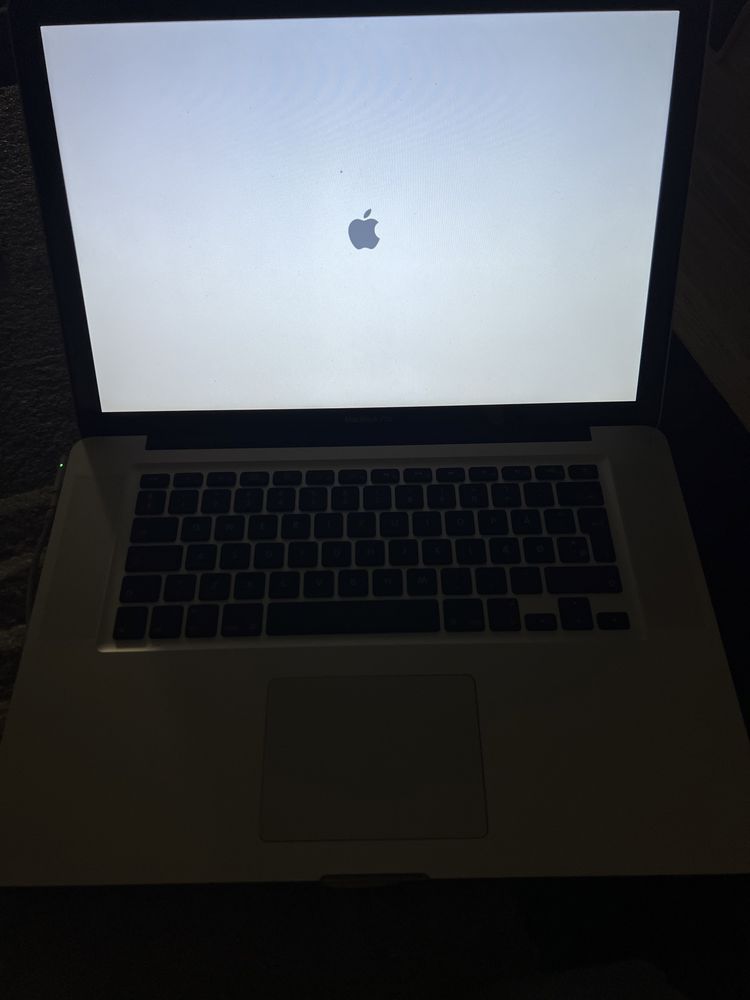 Laptop apple macbook pro 15 core i7 2.0 early 2011