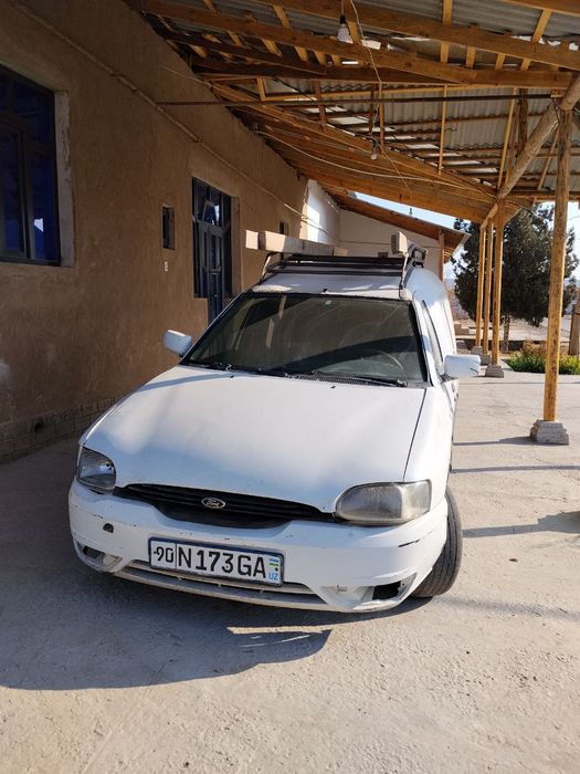 Ford eskord yurib furibdi