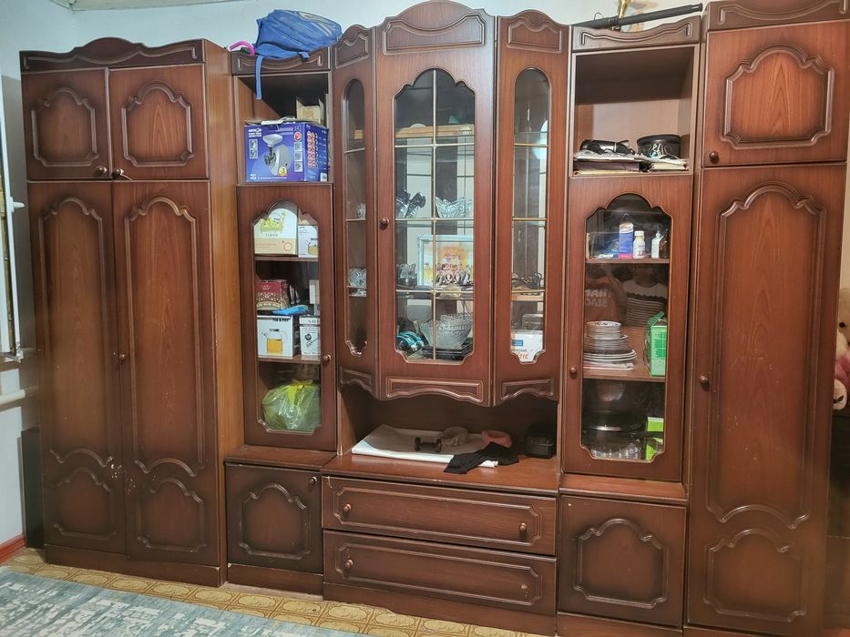Продам шкаф-стенку из красного дерева, производство Россия (Шатура)