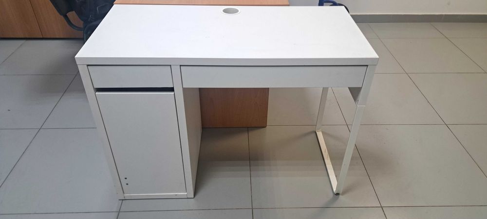 письменный стол IKEA MICKE