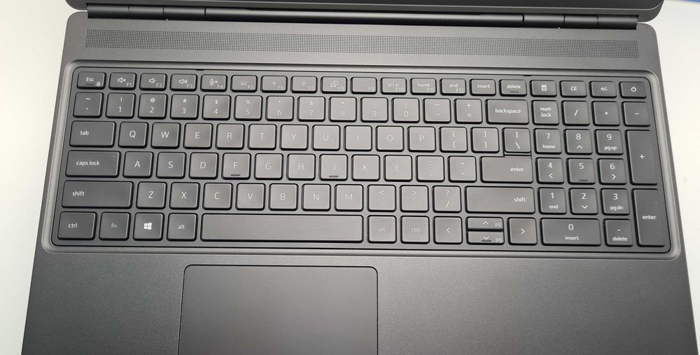 Dell Precision 7560 i7 11850H/32GB/1TB SSD/RTX A3000/4K-600n/Подсветка