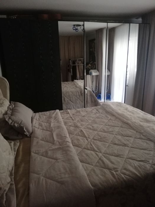 De vânzare  sau schimb cu casă apartament cu 4 camere, etaj 2 zona mic