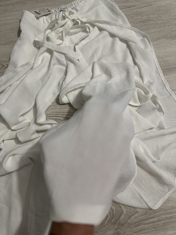 Pantaloni pareo Zara