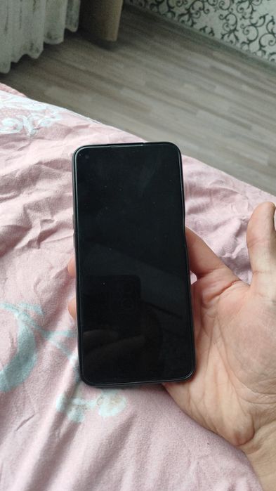 Продаётся смартфон в отличном состоянии не тупит не глючит