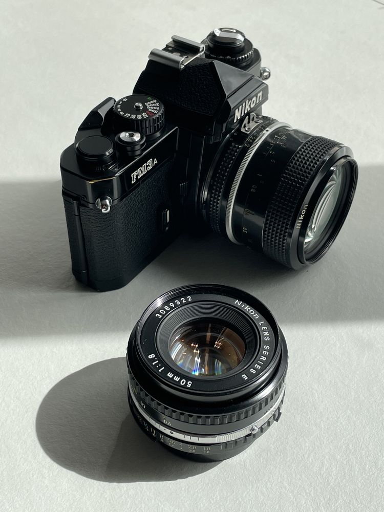 Nikon FM3a cu Nikkor 35mm f2:0, Nikon 50mm f1.8