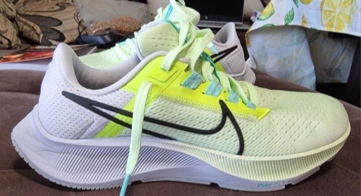Nike Air Zoom Pegasus 38 дамски маратонки номер 39