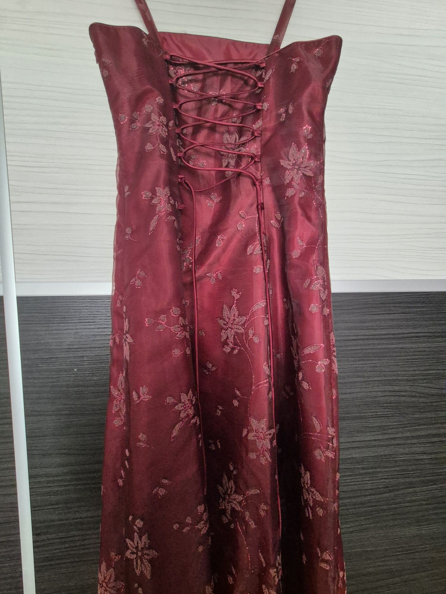 Vand rochie de seara