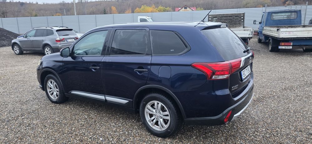 Mitsubishi Outlander 4x4 an 2016.