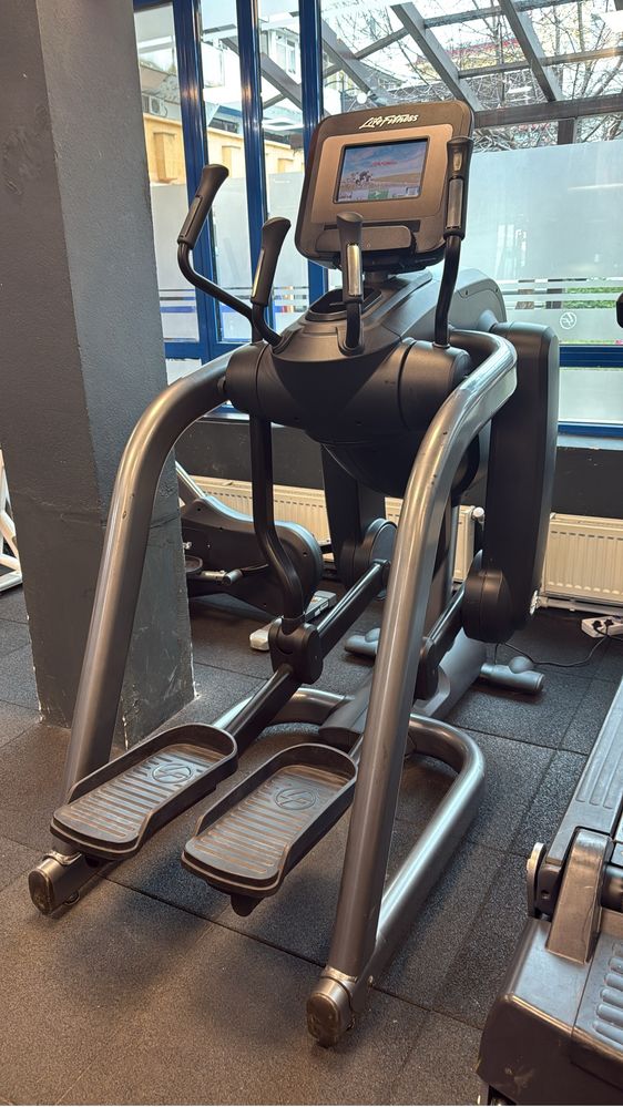 Life Fitness Flexstrider SE internet tv si S1